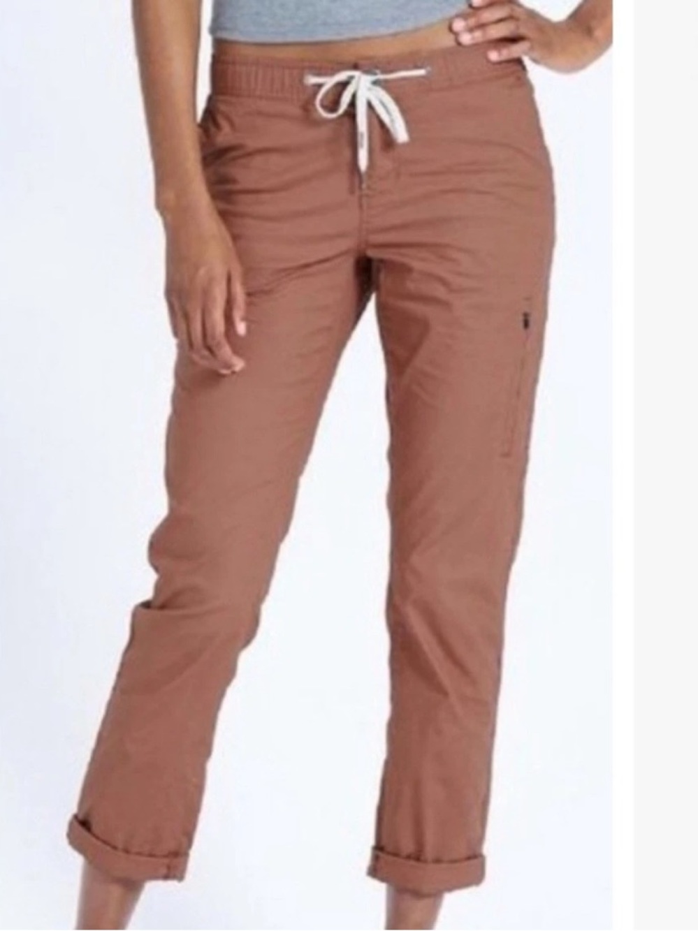 Vuori Women's Cropped Drawstring Pants in Rust Terracotta Brown